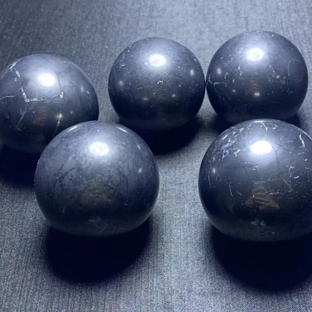 Shungite sphere for EMF protection - Picture 2 of 6